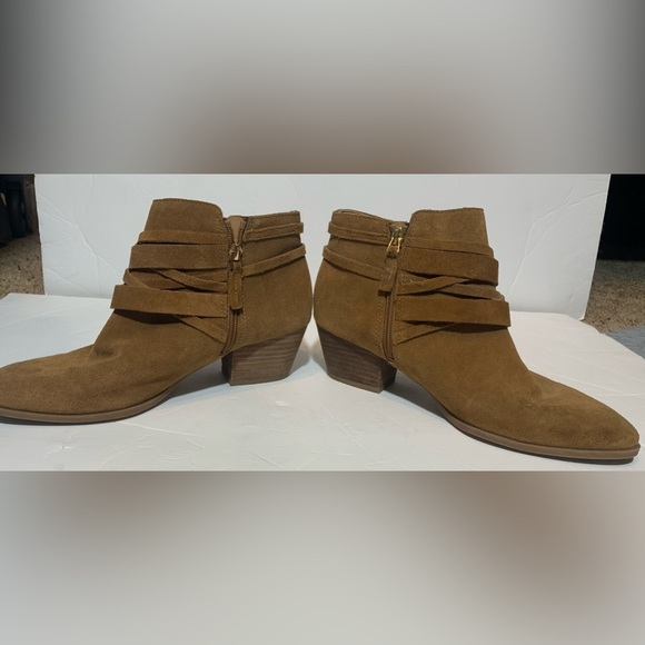 Franco Sarto size 8 brown Suede booties with Buckeyes and tassels zipper side - Picture 4 of 9